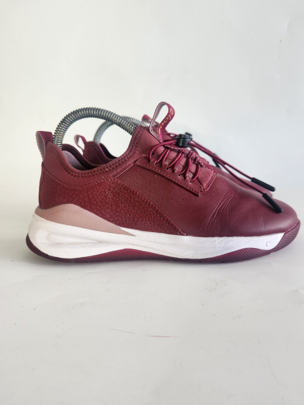 Clove Shoes Royal Maroon Limited Edition Nursing Healthcare Sneakers Womens 7.5